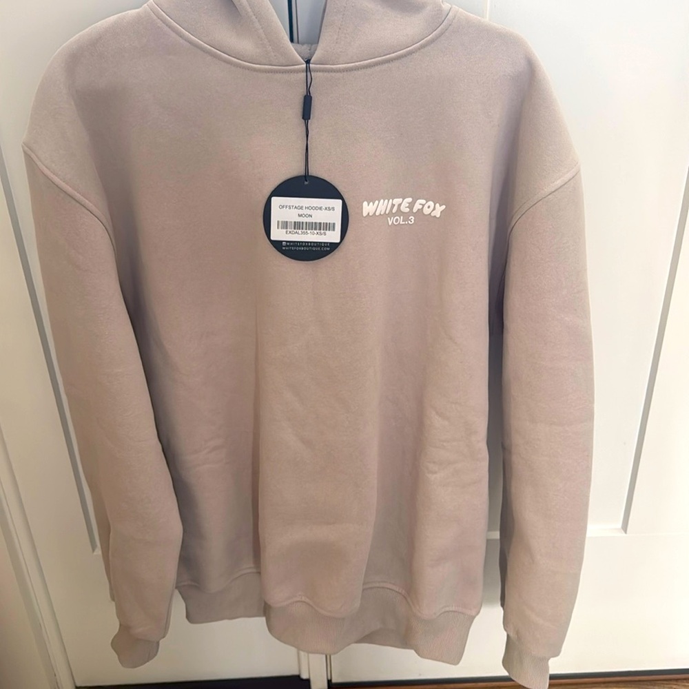 White Fox Boutique NWT, offstage hoodie, XS/S